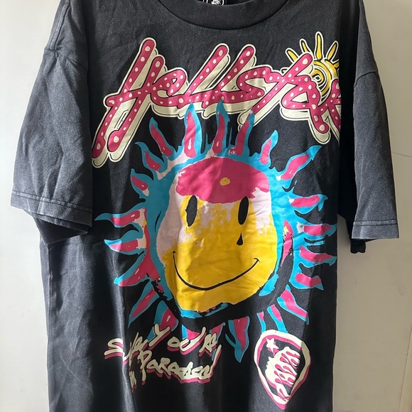 Hellstar Records Graphic T-Shirt with White and Pink Accents - Picture 2 of 4
